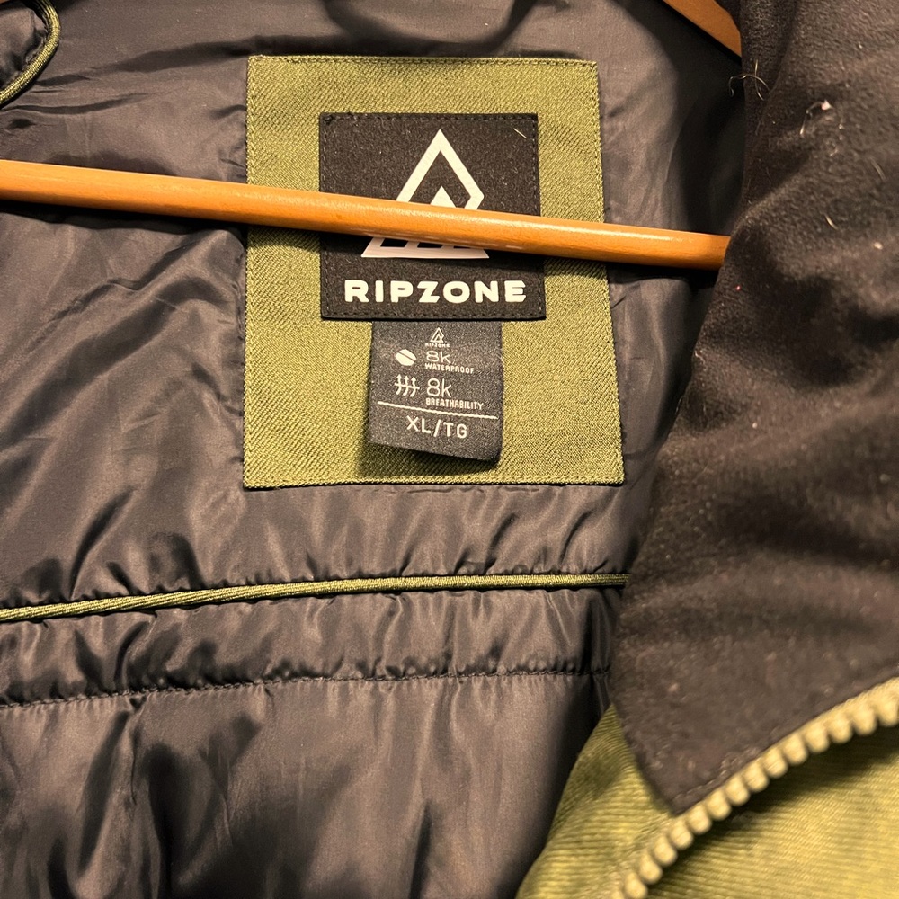 8k/8k Ripzone jacket. Got as a gift. Wore literally twice-discount cause moving!
